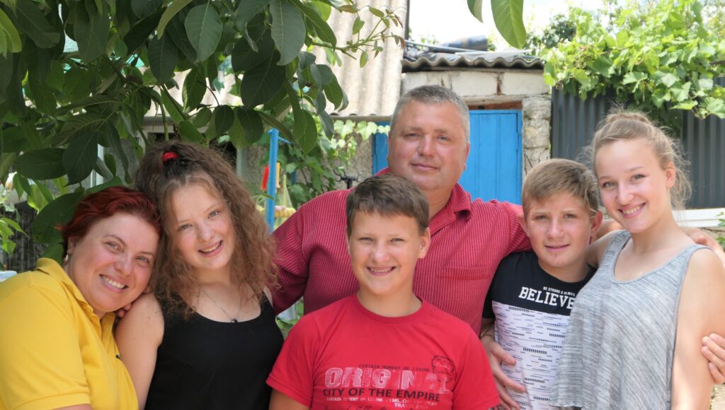 Moldovan foster parents with children