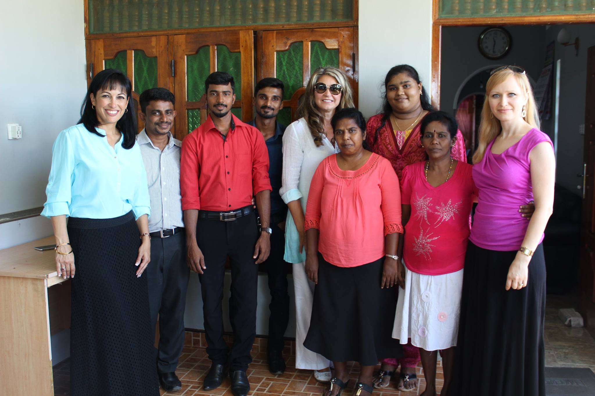 Personalul CERI cu Donna în Sri Lanka (2016)